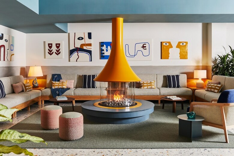 Wayfinder Hotel