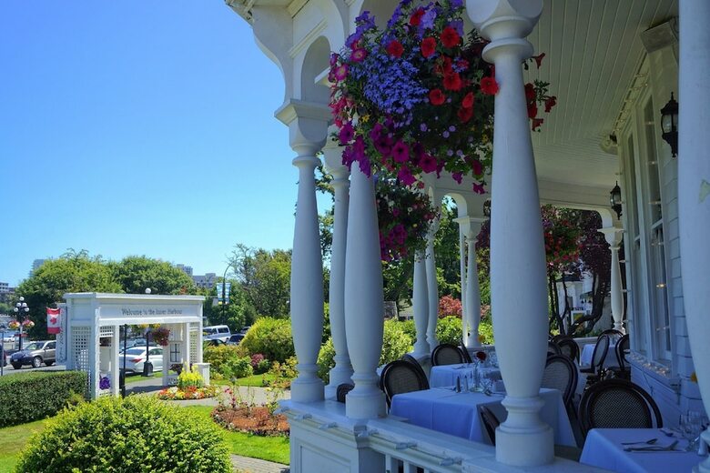 Huntingdon Manor Hotel