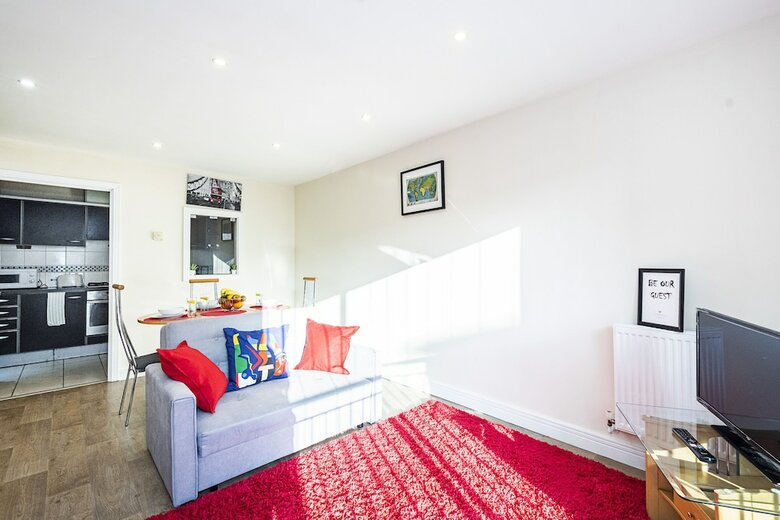 Ash Cosy Apartments 1 - Settlers Court