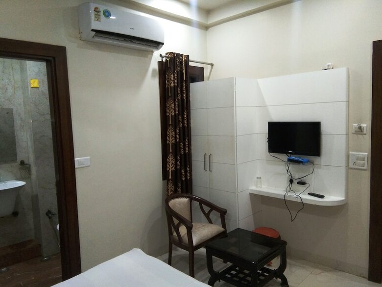 Hotel R P