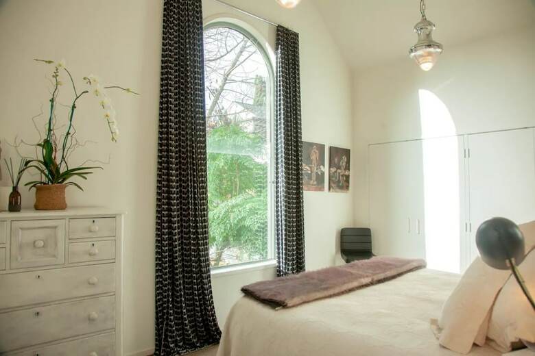Bright 2 Bedroom Townhouse In Central Parnell