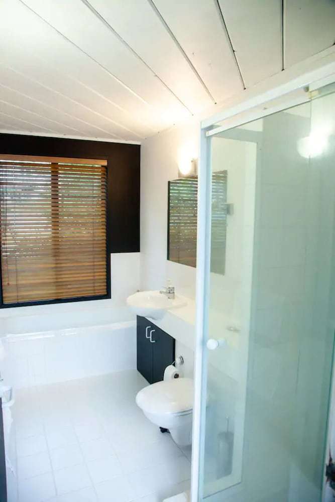 Bright 2 Bedroom Townhouse In Central Parnell