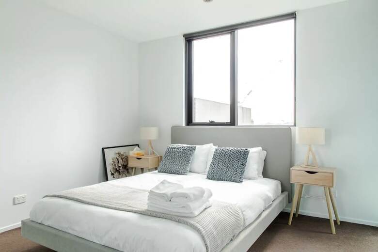 Bright 2 Bedroom Apartment With Rooftop Pool