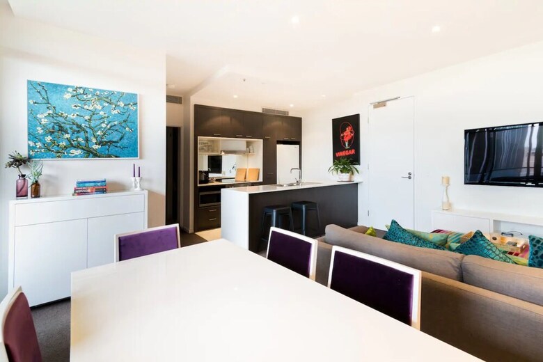 Modern 1 Bedroom Apartment In Richmond