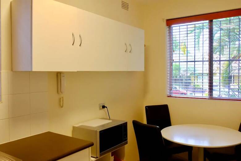 Cozy Marrickville Apartment Near Centre