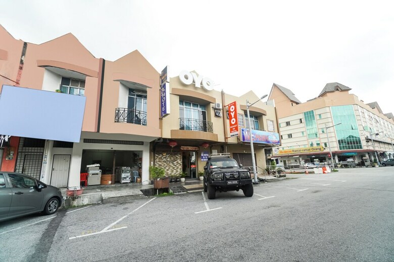 Oyo 44118 Budget Sk Hotel