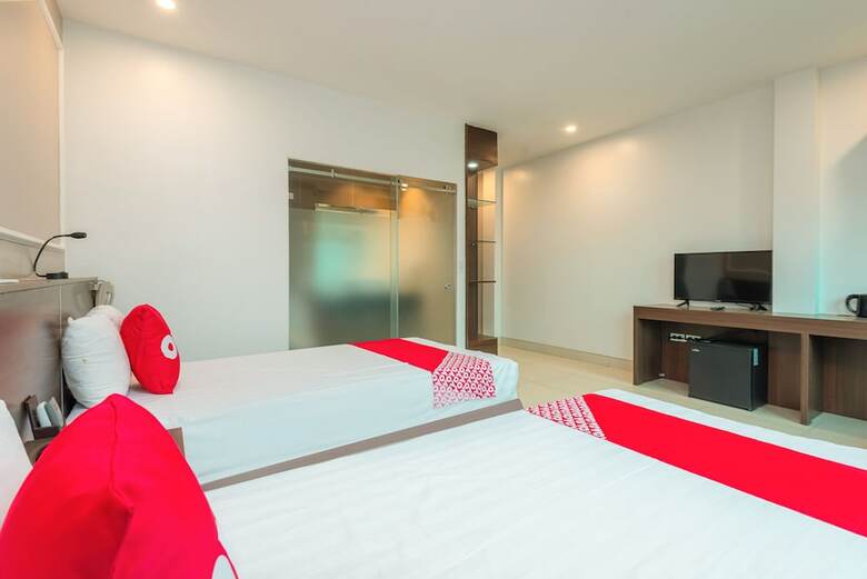 Oyo 1011 Orchids 4 Hotel