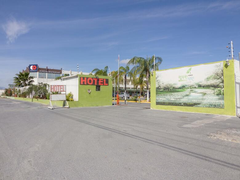 Hotel Capital O Ecohabit Monterrey