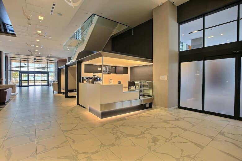 Hotel Courtyard By Marriott Montreal Brossard