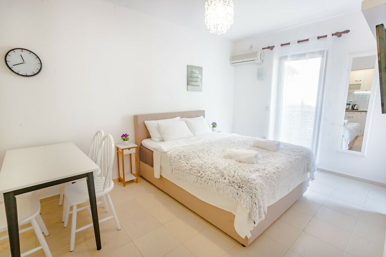 Gregovic Apartments