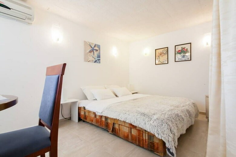 Gregovic Apartments