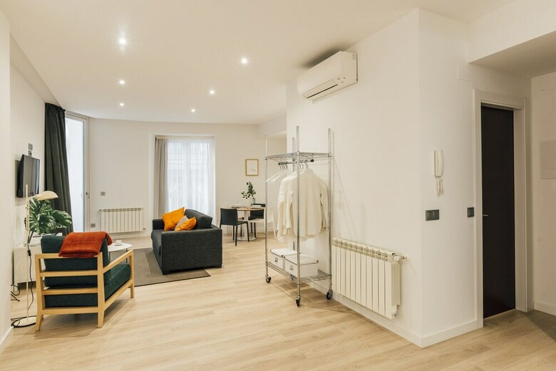 Apartamentos Calixto Fern�ndez de La Torre 2
