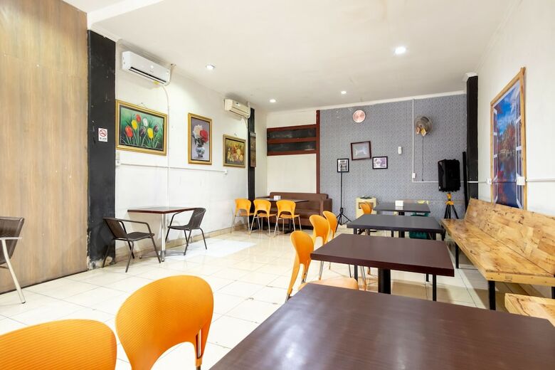 Hotel Oyo 1668 Yvel Homestay