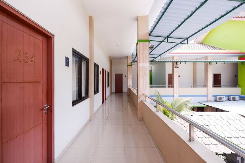 Oyo 1532 Mawar Indah Hotel