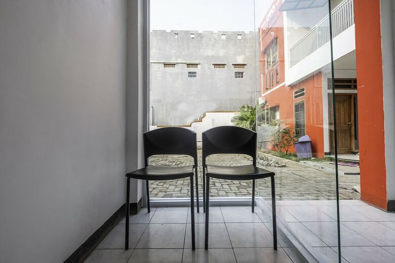 Hotel Oyo 1717 Wisma Fisio