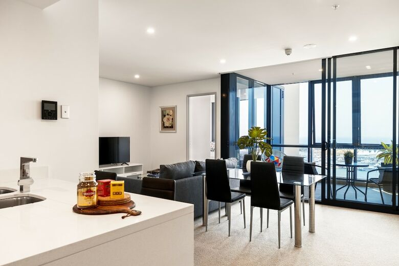 Southport Apartment
