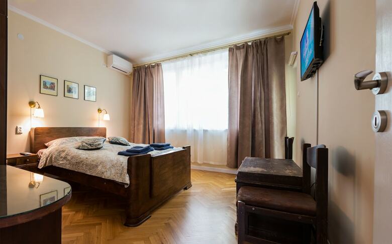 Fm Deluxe 2-bdr Apartment - Bright And Cozy