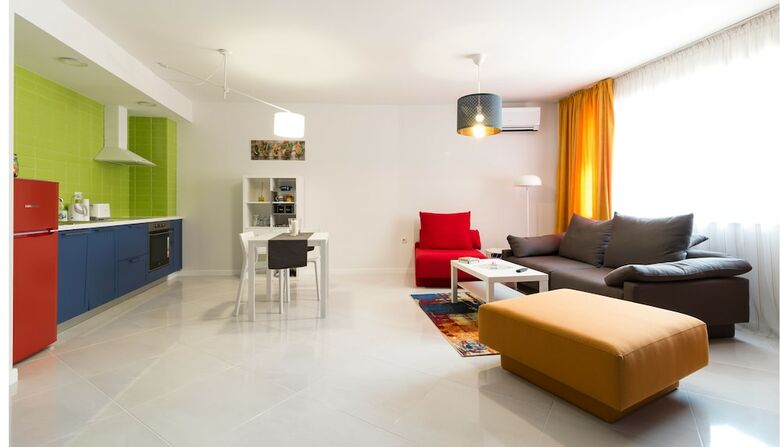 Fm Luxury 1-bdr Apartment - C-o-l-o-r-s