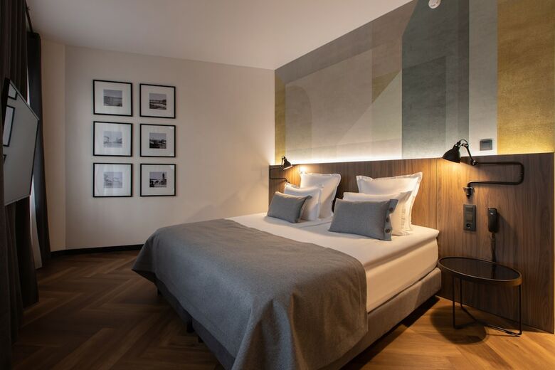 Hotel Dvor Podznoeva Studios And Apartments
