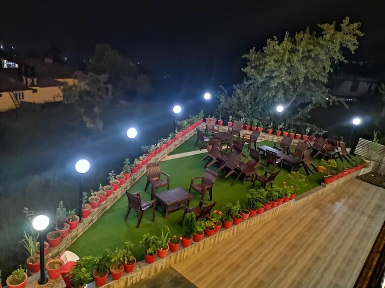 Hotel Dal Lake Resort