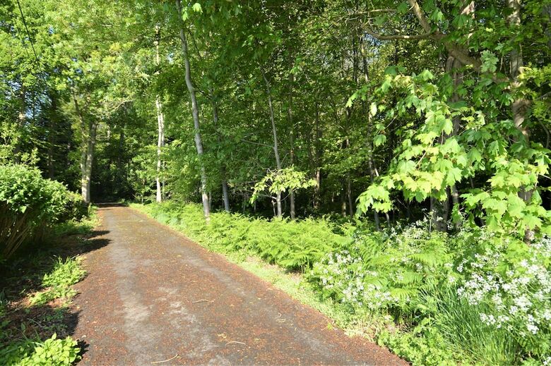 Maison de Campagne : Grand Jardin Et Bois Priv�s