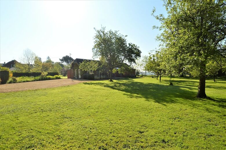 Maison de Campagne : Grand Jardin Et Bois Priv�s