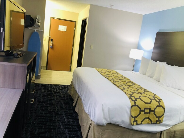 Hotel Baymont By Wyndham Joliet