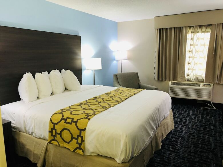 Hotel Baymont By Wyndham Joliet