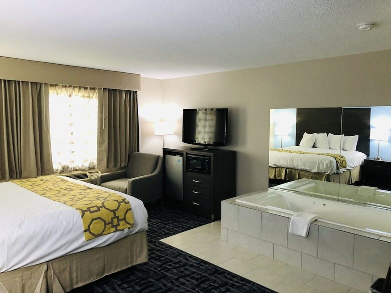 Hotel Baymont By Wyndham Joliet