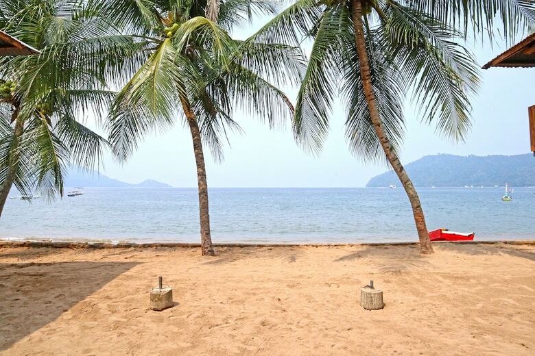 Hostal Oyo 1538 Pesona Beach Travelodge