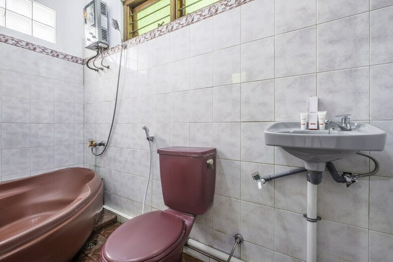 Hostal Oyo 1541 Puri Cikole Asri