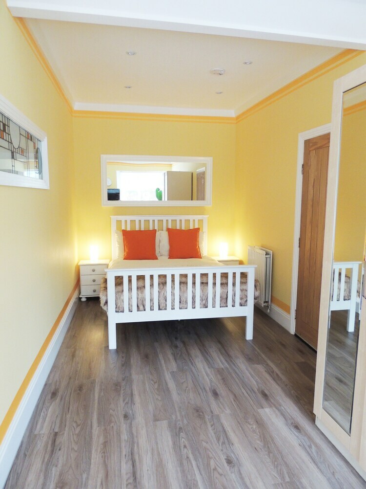 Hotel Harlestone Retreat- Adults Only