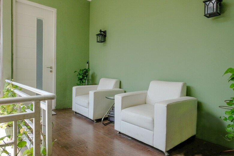 Hostal Spot On 1712 Griya Shanta Residence