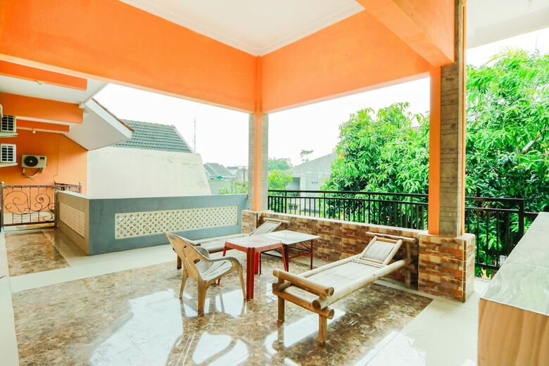 Hostal Spot On 1797 Narita Family Residence