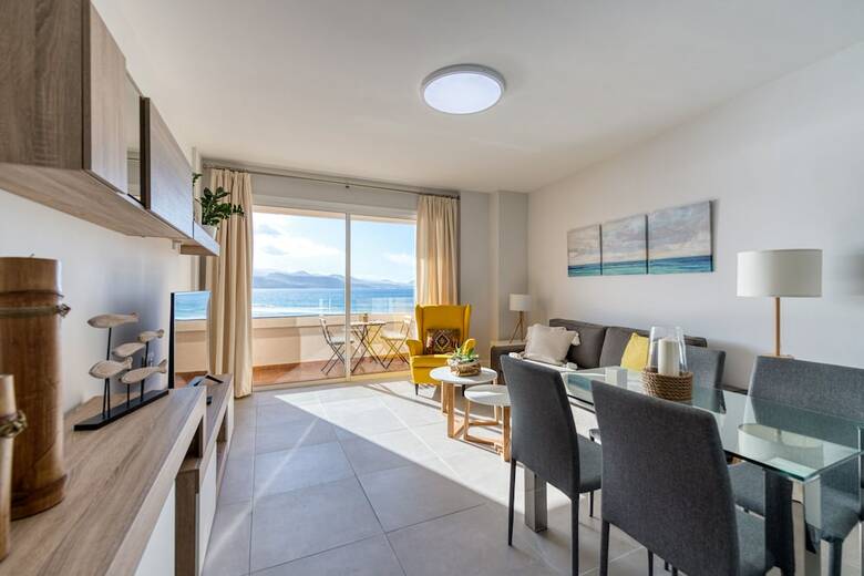 Bright Beachfront Apartment