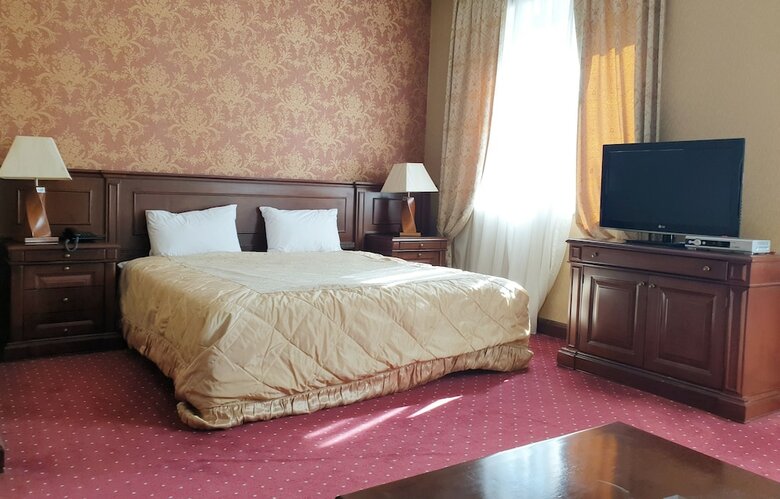 Royal Vista Hotel