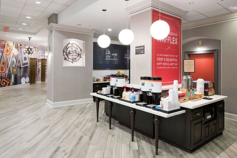 Hotel Hampton Inn & Suites At Beale Street (.)
