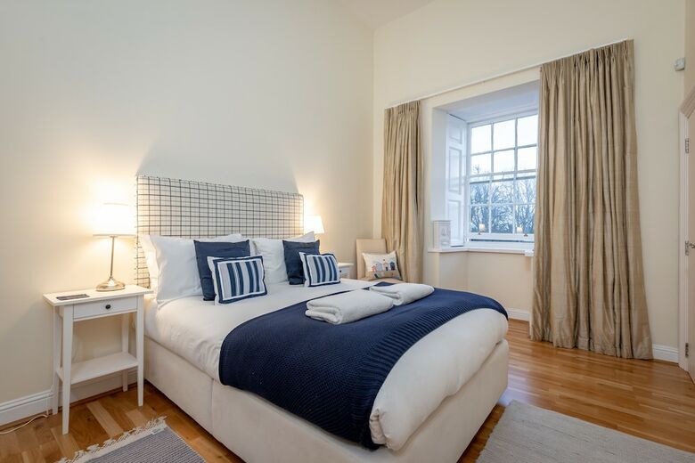 Majestic Apartment In Elie House