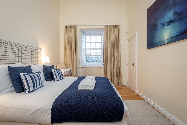 Majestic Apartment In Elie House