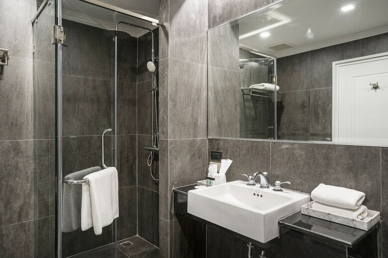 Hotel Maple Haus Sukhumvit 33 By Favstay