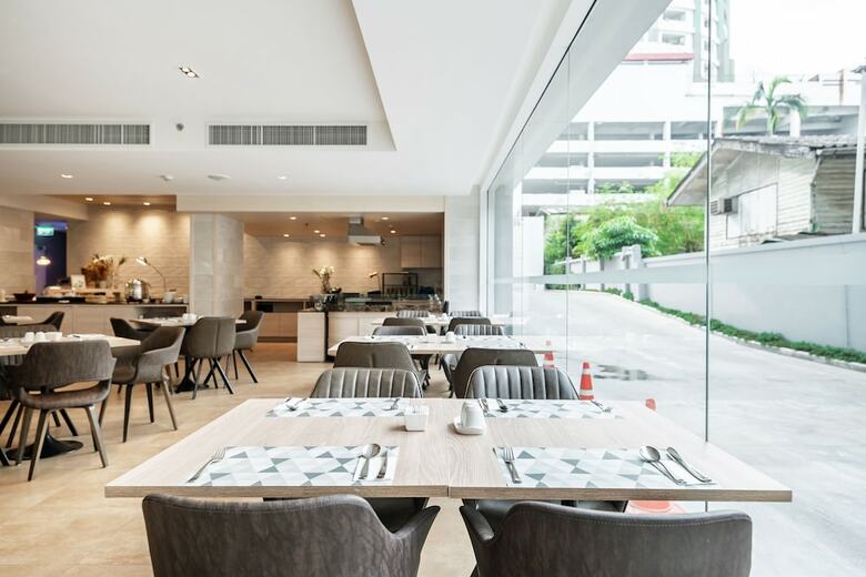 Hotel Posh Residence Thonglor By Favstay