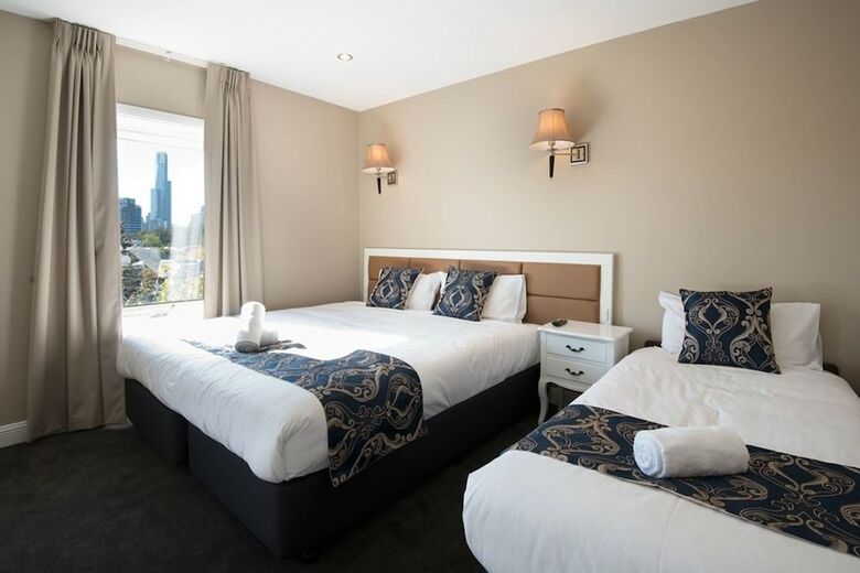 Hotel Lily Sands Inn