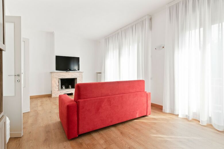 Santa Rita Roomy Apartment