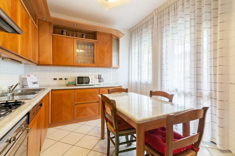 Torre Roomy Apartment