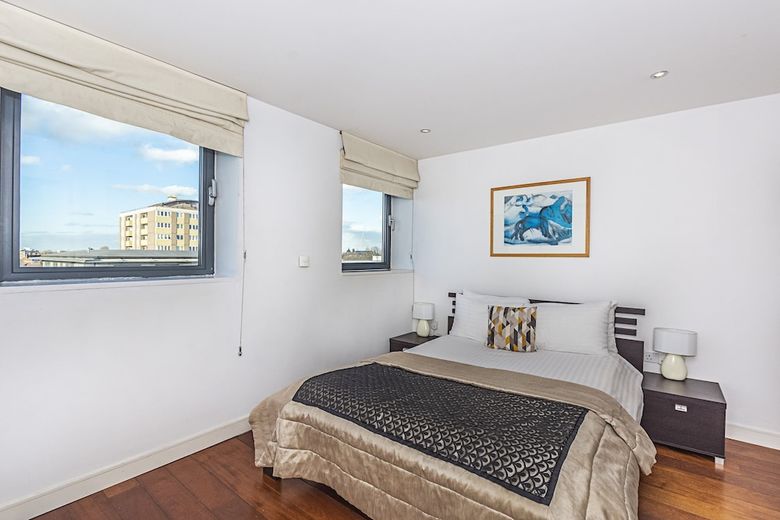 Splendid 3 Bedroom Apartment Kings Cross