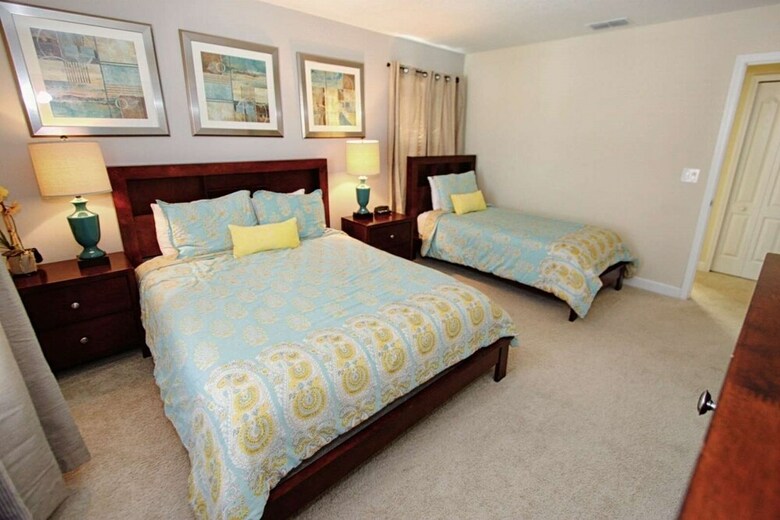 Luxury 5 Bedroom Pool Home In Paradise Palms Resort