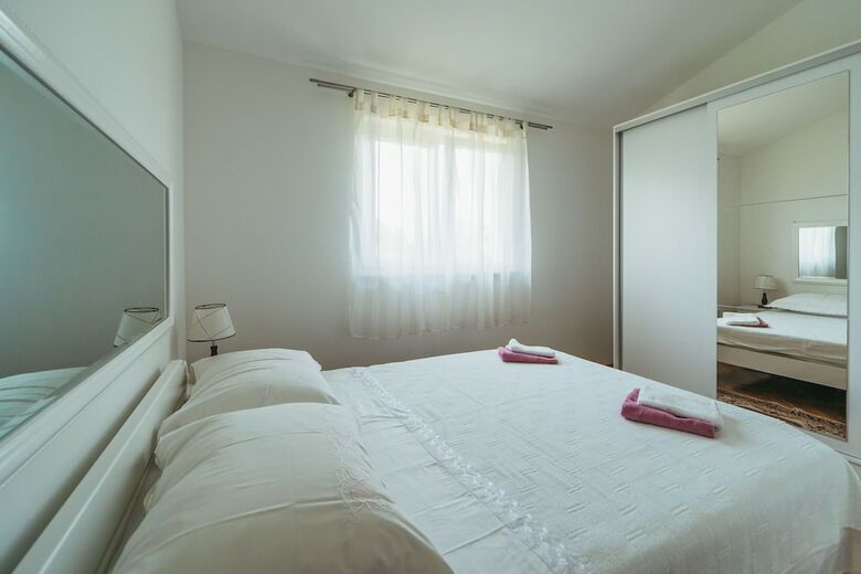 House Estera