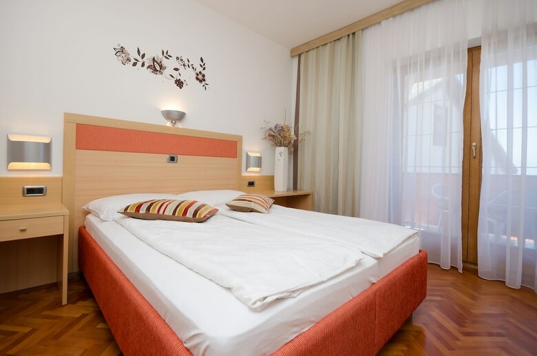 Apartments Mirjana