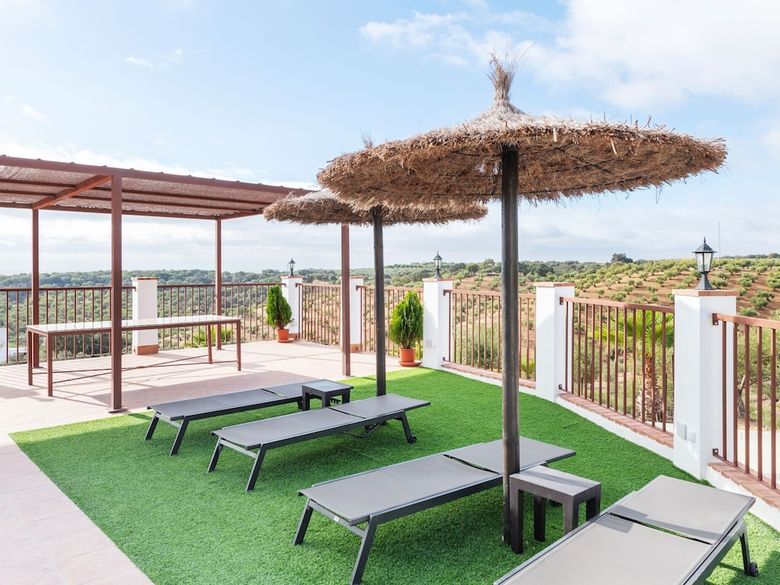 Quaint Holiday Home In Sevilla With Swimming Pool