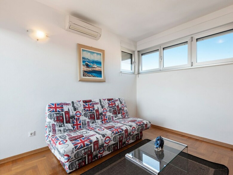 Opulent Apartment In Zadar Near Sea
